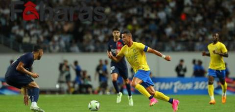 مباراة بي اس جي ضد النصر وفي الصورة يظهر رونالدو ولاعبي باريس سان جيرمان 